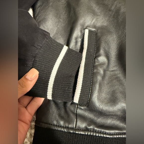 Levis Womens Mixed Media Letterman Varsity Black Bomber Jacket Size Small - Picture 8 of 16